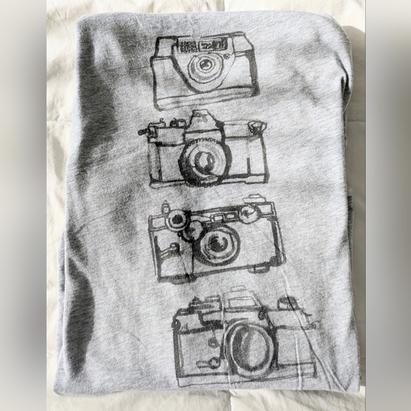 NWT Old Navy vintage camera print, short sleeve tee 2xl - Picture 9 of 10